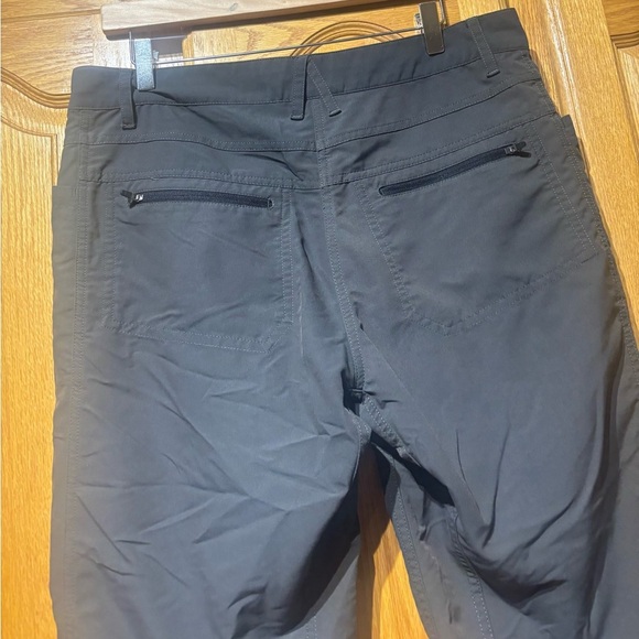 MEC Dark Gray Hiking Trail Capris Women’s Size 12 EUC - Picture 3 of 8